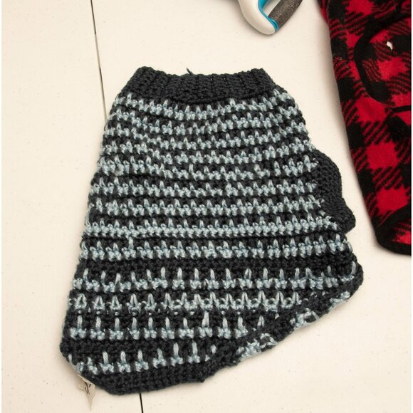 The Small Doggie Christmas Lot Sweaters Dog Bowl & Groming Tools - Picture 8 of 12